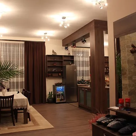 Club House Artemida * Praveț
