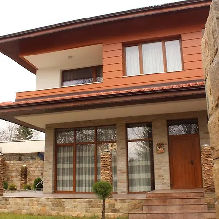 Club House Artemida * Praveț
